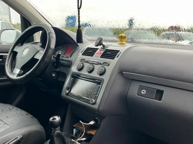 Серый Фольксваген Туран, объемом двигателя 1.4 л и пробегом 256 тыс. км за 7490 $, фото 7 на Automoto.ua