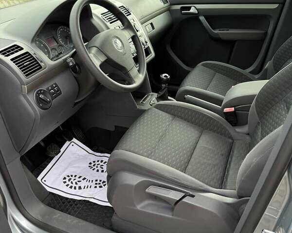 Сірий Фольксваген Туран, об'ємом двигуна 1.4 л та пробігом 202 тис. км за 6800 $, фото 13 на Automoto.ua