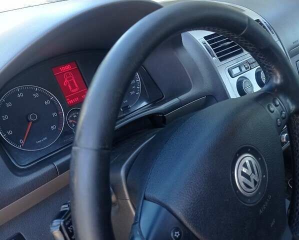 Серый Фольксваген Туран, объемом двигателя 1.6 л и пробегом 195 тыс. км за 8000 $, фото 13 на Automoto.ua