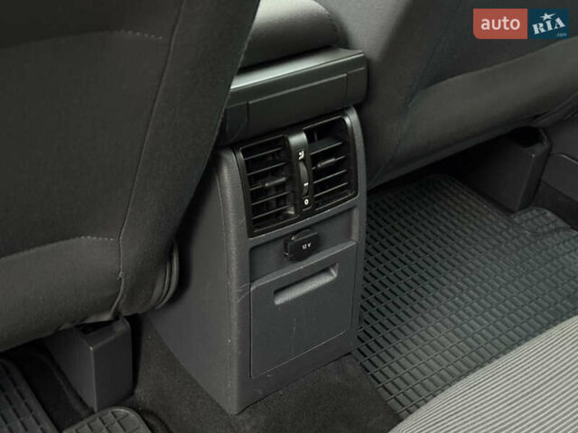 Серый Фольксваген Туран, объемом двигателя 1.6 л и пробегом 174 тыс. км за 7450 $, фото 39 на Automoto.ua