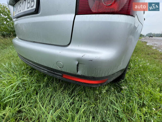 Серый Фольксваген Туран, объемом двигателя 1.39 л и пробегом 284 тыс. км за 6550 $, фото 4 на Automoto.ua