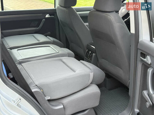 Серый Фольксваген Туран, объемом двигателя 1.6 л и пробегом 174 тыс. км за 7550 $, фото 42 на Automoto.ua