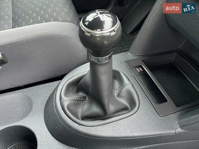 Серый Фольксваген Туран, объемом двигателя 1.6 л и пробегом 196 тыс. км за 8999 $, фото 160 на Automoto.ua