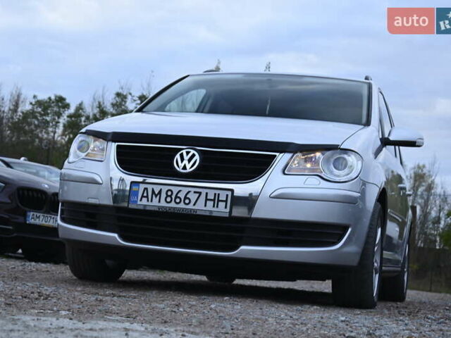 Сірий Фольксваген Туран, об'ємом двигуна 2 л та пробігом 190 тис. км за 9500 $, фото 7 на Automoto.ua