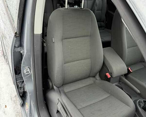 Сірий Фольксваген Туран, об'ємом двигуна 1.6 л та пробігом 234 тис. км за 8450 $, фото 44 на Automoto.ua