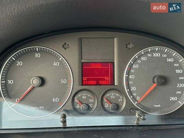 Серый Фольксваген Туран, объемом двигателя 2 л и пробегом 214 тыс. км за 5999 $, фото 9 на Automoto.ua