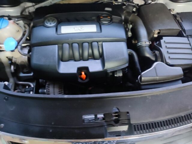 Серый Фольксваген Туран, объемом двигателя 1 л и пробегом 260 тыс. км за 7500 $, фото 4 на Automoto.ua