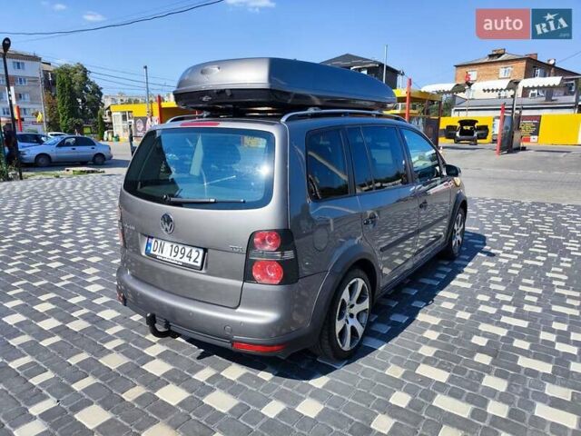 Серый Фольксваген Туран, объемом двигателя 1.9 л и пробегом 310 тыс. км за 7799 $, фото 8 на Automoto.ua