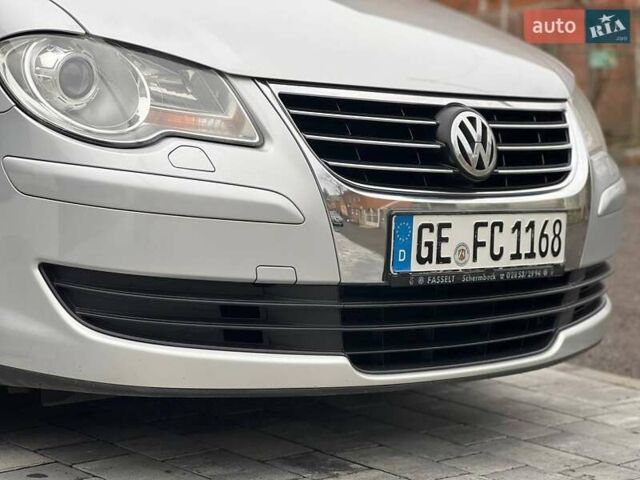 Серый Фольксваген Туран, объемом двигателя 1.6 л и пробегом 198 тыс. км за 8399 $, фото 21 на Automoto.ua