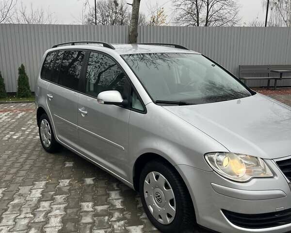 Серый Фольксваген Туран, объемом двигателя 1.6 л и пробегом 185 тыс. км за 8350 $, фото 10 на Automoto.ua