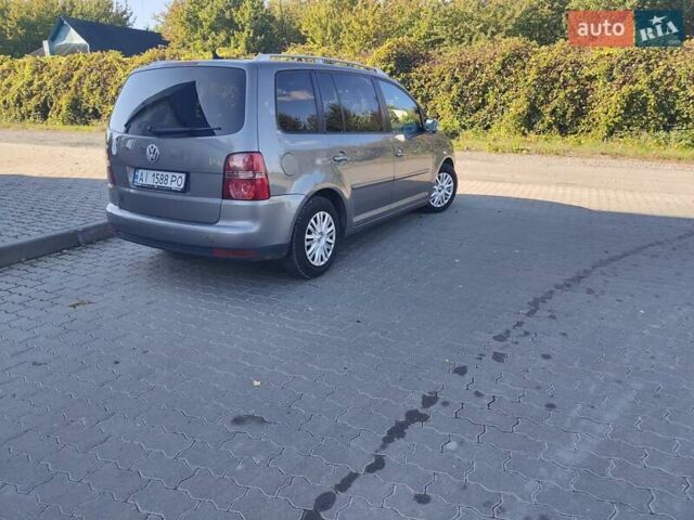 Серый Фольксваген Туран, объемом двигателя 1.9 л и пробегом 298 тыс. км за 7600 $, фото 7 на Automoto.ua