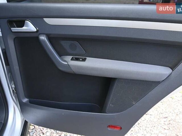 Сірий Фольксваген Туран, об'ємом двигуна 2 л та пробігом 190 тис. км за 9500 $, фото 42 на Automoto.ua