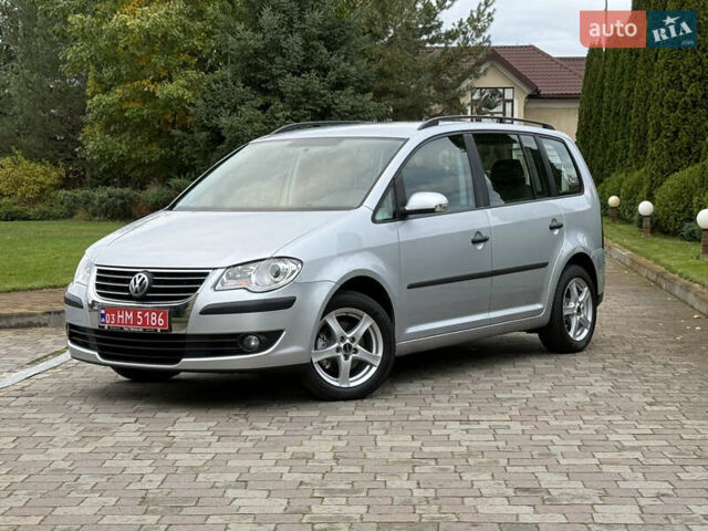 Серый Фольксваген Туран, объемом двигателя 1.6 л и пробегом 174 тыс. км за 7450 $, фото 2 на Automoto.ua
