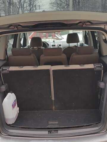 Серый Фольксваген Туран, объемом двигателя 2 л и пробегом 198 тыс. км за 7600 $, фото 6 на Automoto.ua