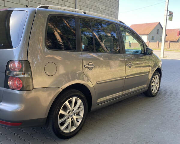 Сірий Фольксваген Туран, об'ємом двигуна 1.9 л та пробігом 238 тис. км за 8750 $, фото 11 на Automoto.ua