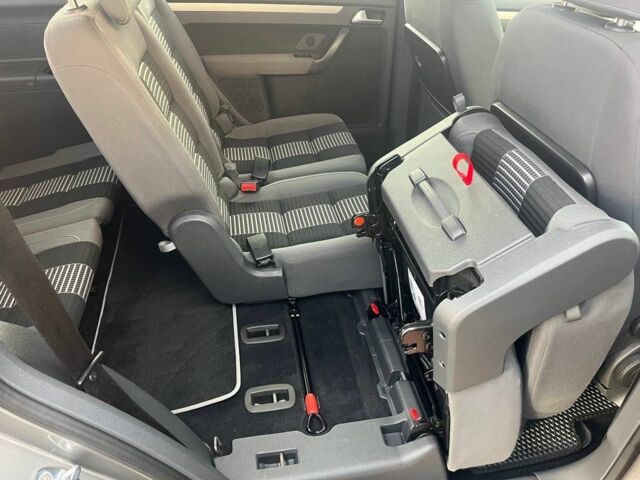 Серый Фольксваген Туран, объемом двигателя 1.4 л и пробегом 170 тыс. км за 7700 $, фото 13 на Automoto.ua