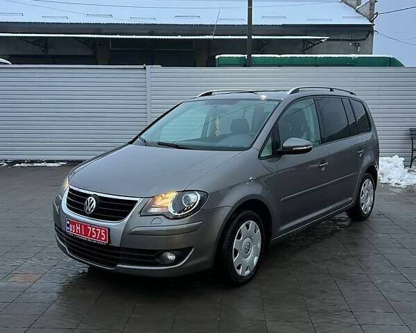 Серый Фольксваген Туран, объемом двигателя 1.4 л и пробегом 174 тыс. км за 6800 $, фото 3 на Automoto.ua