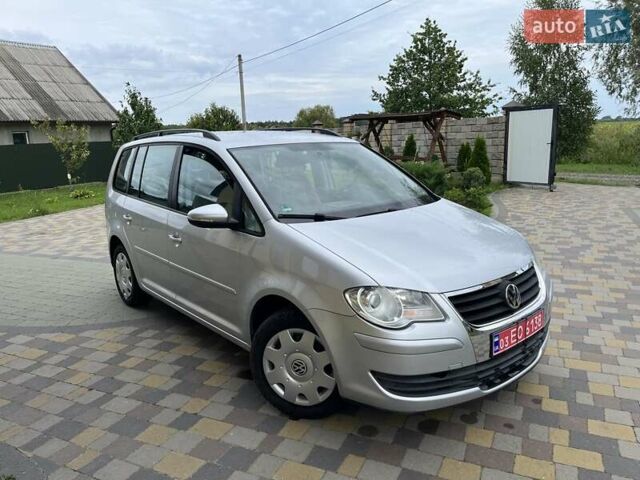 Сірий Фольксваген Туран, об'ємом двигуна 1.39 л та пробігом 204 тис. км за 7100 $, фото 2 на Automoto.ua