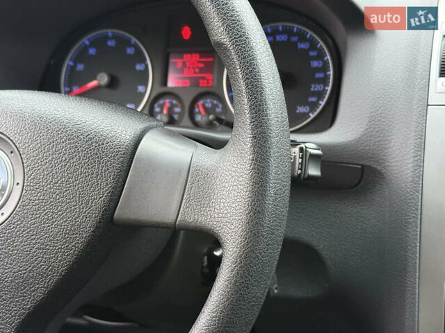 Серый Фольксваген Туран, объемом двигателя 1.6 л и пробегом 174 тыс. км за 7450 $, фото 47 на Automoto.ua