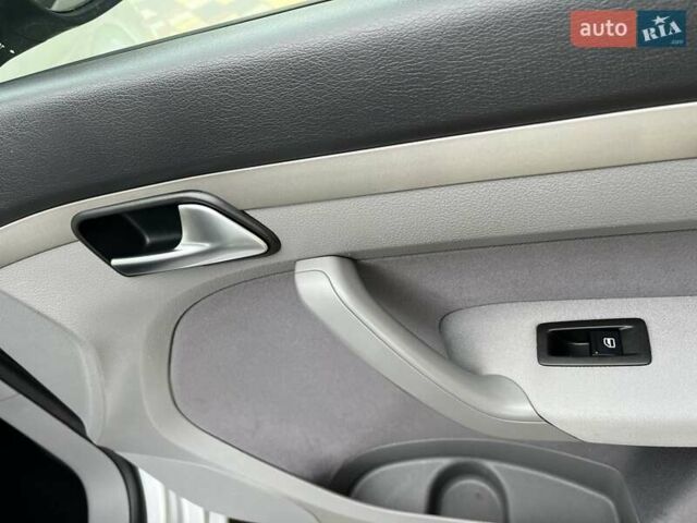 Сірий Фольксваген Туран, об'ємом двигуна 1.39 л та пробігом 204 тис. км за 7100 $, фото 14 на Automoto.ua