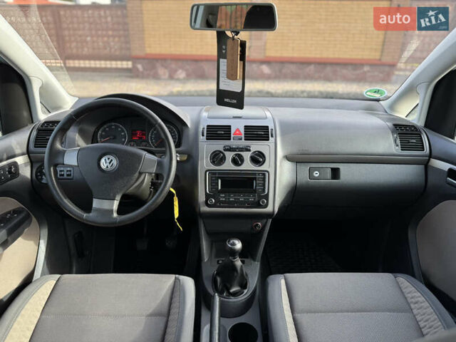 Сірий Фольксваген Туран, об'ємом двигуна 1.4 л та пробігом 197 тис. км за 7690 $, фото 36 на Automoto.ua