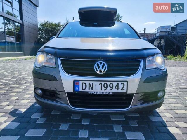 Серый Фольксваген Туран, объемом двигателя 1.9 л и пробегом 310 тыс. км за 7799 $, фото 5 на Automoto.ua