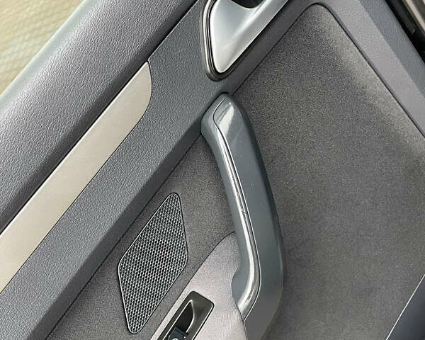 Серый Фольксваген Туран, объемом двигателя 1.6 л и пробегом 196 тыс. км за 8999 $, фото 133 на Automoto.ua