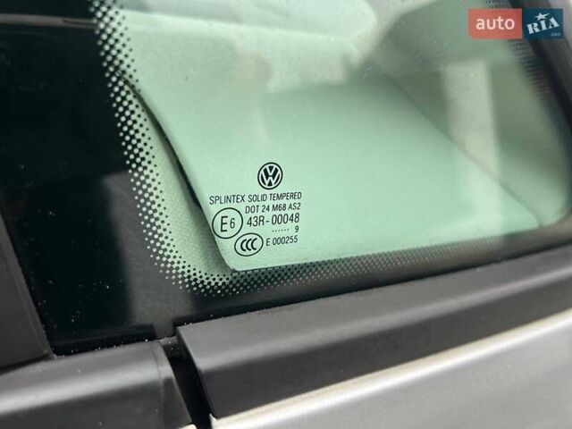 Серый Фольксваген Туран, объемом двигателя 1.6 л и пробегом 198 тыс. км за 8399 $, фото 47 на Automoto.ua