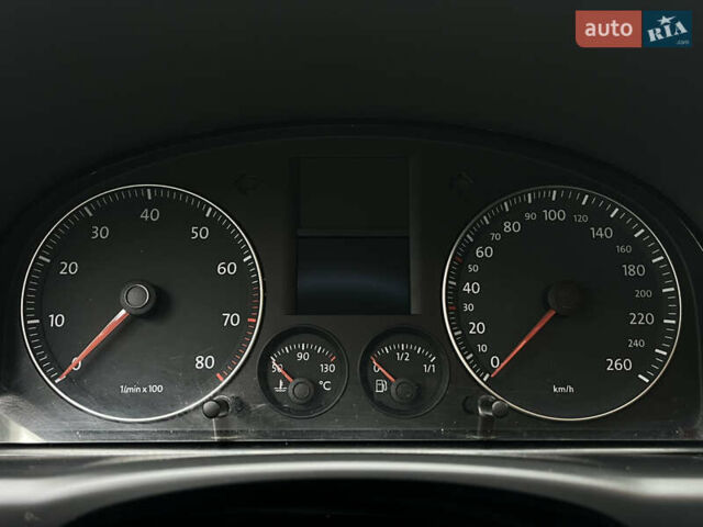Сірий Фольксваген Туран, об'ємом двигуна 1.4 л та пробігом 197 тис. км за 7600 $, фото 24 на Automoto.ua