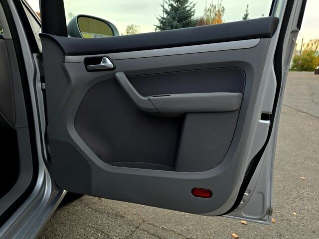 Сірий Фольксваген Туран, об'ємом двигуна 1.4 л та пробігом 190 тис. км за 6800 $, фото 9 на Automoto.ua