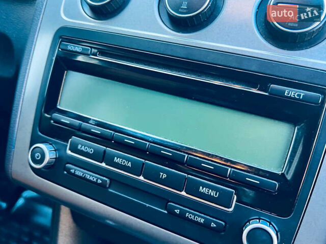 Сірий Фольксваген Туран, об'ємом двигуна 1.9 л та пробігом 200 тис. км за 8500 $, фото 22 на Automoto.ua