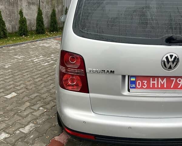 Серый Фольксваген Туран, объемом двигателя 1.6 л и пробегом 185 тыс. км за 8350 $, фото 23 на Automoto.ua