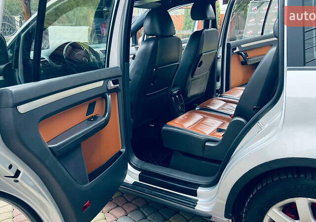 Сірий Фольксваген Туран, об'ємом двигуна 1.9 л та пробігом 200 тис. км за 8500 $, фото 19 на Automoto.ua