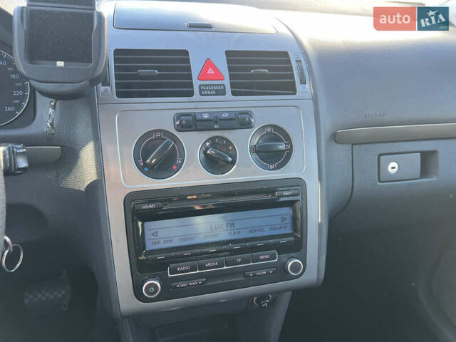 Серый Фольксваген Туран, объемом двигателя 1.4 л и пробегом 235 тыс. км за 7450 $, фото 14 на Automoto.ua