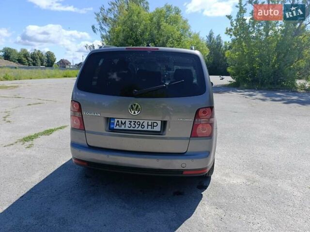 Серый Фольксваген Туран, объемом двигателя 1.9 л и пробегом 237 тыс. км за 7600 $, фото 9 на Automoto.ua
