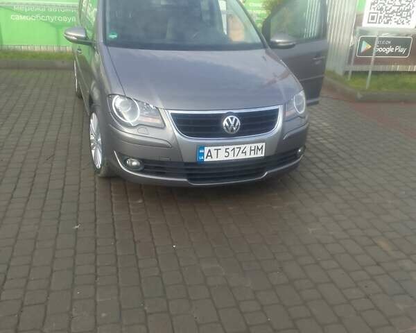 Серый Фольксваген Туран, объемом двигателя 1.97 л и пробегом 260 тыс. км за 8500 $, фото 9 на Automoto.ua