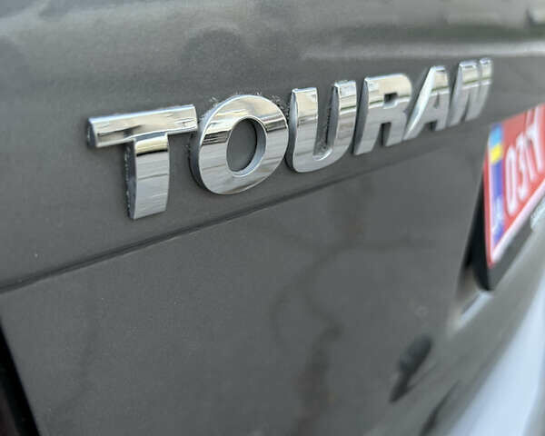 Серый Фольксваген Туран, объемом двигателя 1.6 л и пробегом 225 тыс. км за 8199 $, фото 23 на Automoto.ua