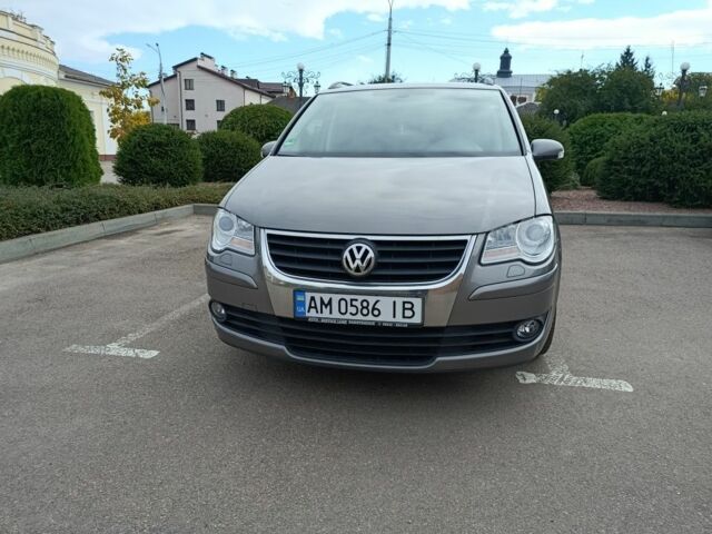 Сірий Фольксваген Туран, об'ємом двигуна 1.6 л та пробігом 213 тис. км за 8600 $, фото 8 на Automoto.ua