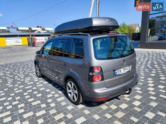 Серый Фольксваген Туран, объемом двигателя 1.9 л и пробегом 310 тыс. км за 7799 $, фото 10 на Automoto.ua