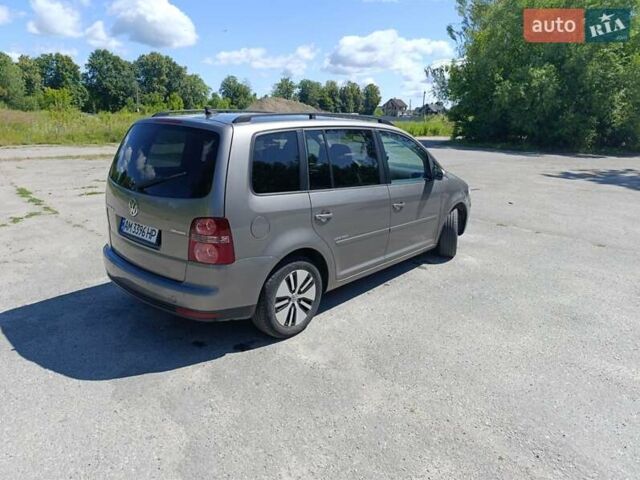 Серый Фольксваген Туран, объемом двигателя 1.9 л и пробегом 237 тыс. км за 7600 $, фото 8 на Automoto.ua