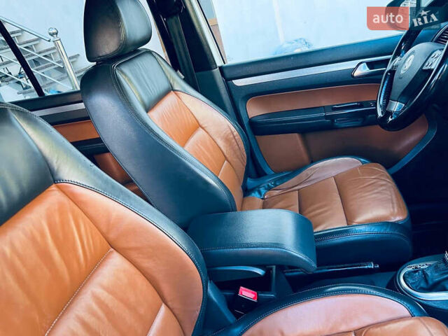 Сірий Фольксваген Туран, об'ємом двигуна 1.9 л та пробігом 200 тис. км за 8500 $, фото 27 на Automoto.ua