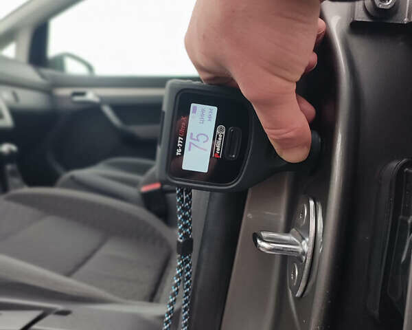 Серый Фольксваген Туран, объемом двигателя 1.6 л и пробегом 196 тыс. км за 8999 $, фото 46 на Automoto.ua