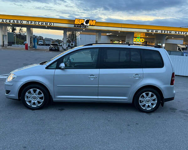 Сірий Фольксваген Туран, об'ємом двигуна 1.6 л та пробігом 212 тис. км за 8499 $, фото 3 на Automoto.ua