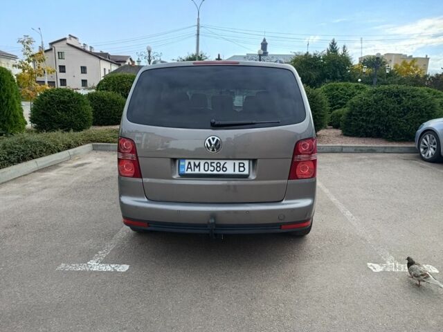 Сірий Фольксваген Туран, об'ємом двигуна 1.6 л та пробігом 213 тис. км за 8600 $, фото 4 на Automoto.ua