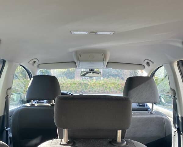 Серый Фольксваген Туран, объемом двигателя 1.6 л и пробегом 211 тыс. км за 9150 $, фото 26 на Automoto.ua