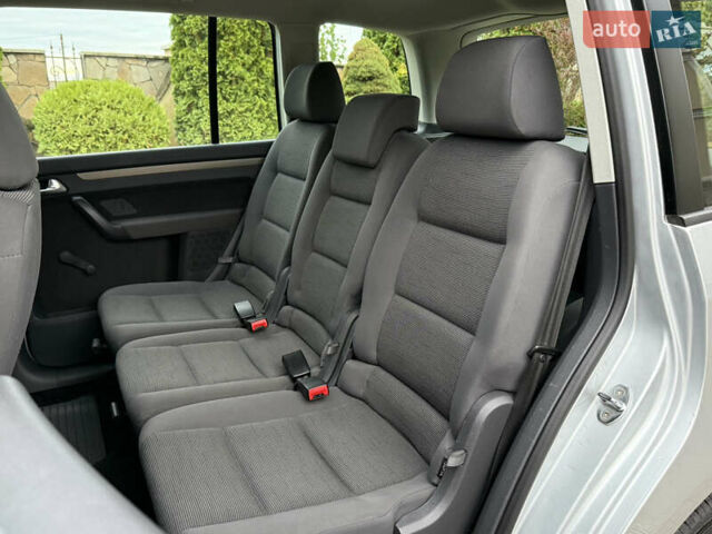 Серый Фольксваген Туран, объемом двигателя 1.6 л и пробегом 174 тыс. км за 7450 $, фото 38 на Automoto.ua