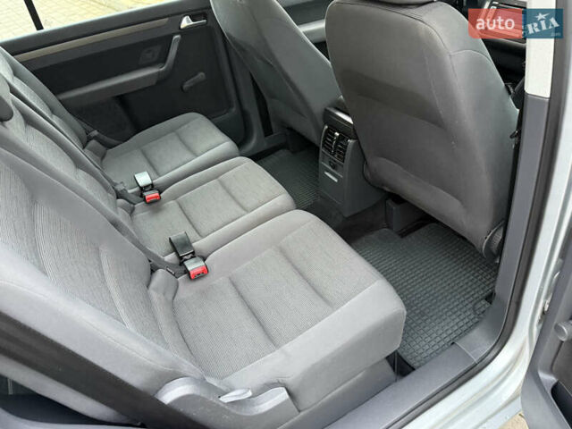 Серый Фольксваген Туран, объемом двигателя 1.6 л и пробегом 174 тыс. км за 7450 $, фото 35 на Automoto.ua