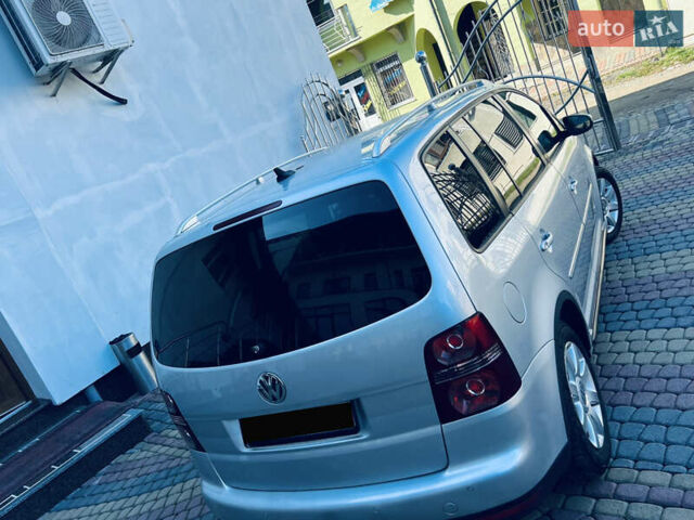 Сірий Фольксваген Туран, об'ємом двигуна 0 л та пробігом 235 тис. км за 7998 $, фото 9 на Automoto.ua