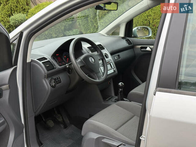 Серый Фольксваген Туран, объемом двигателя 1.6 л и пробегом 174 тыс. км за 7550 $, фото 26 на Automoto.ua