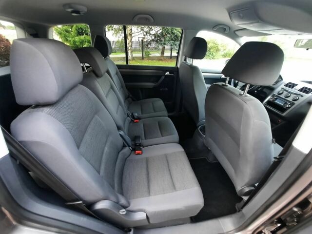 Серый Фольксваген Туран, объемом двигателя 1.6 л и пробегом 130 тыс. км за 7500 $, фото 13 на Automoto.ua